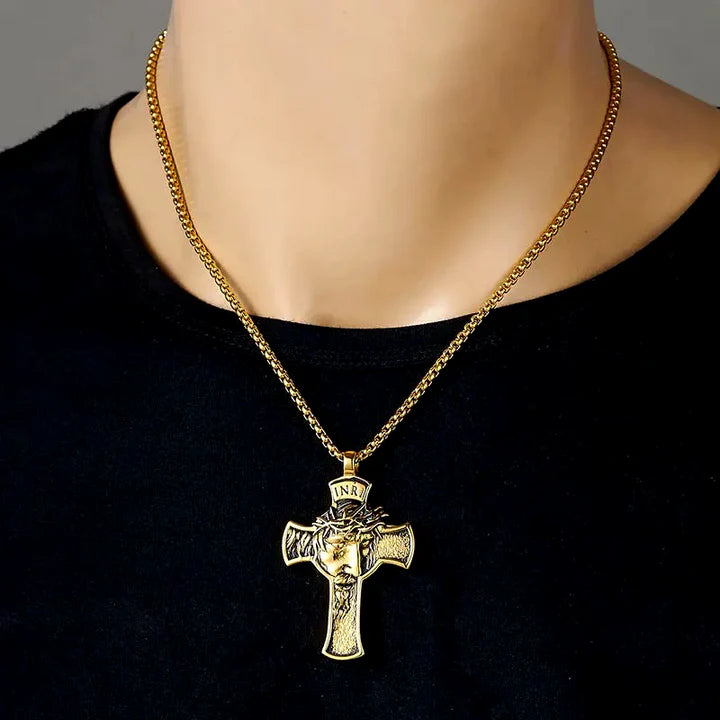 Collar con Cruz Dorada para Hombre | Colgante Religioso con Inscripción INRI