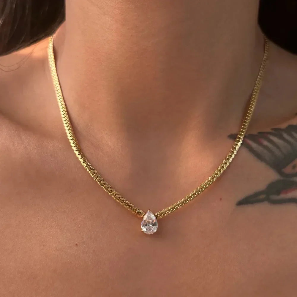 Collar De Cristal En Forma De Gota
