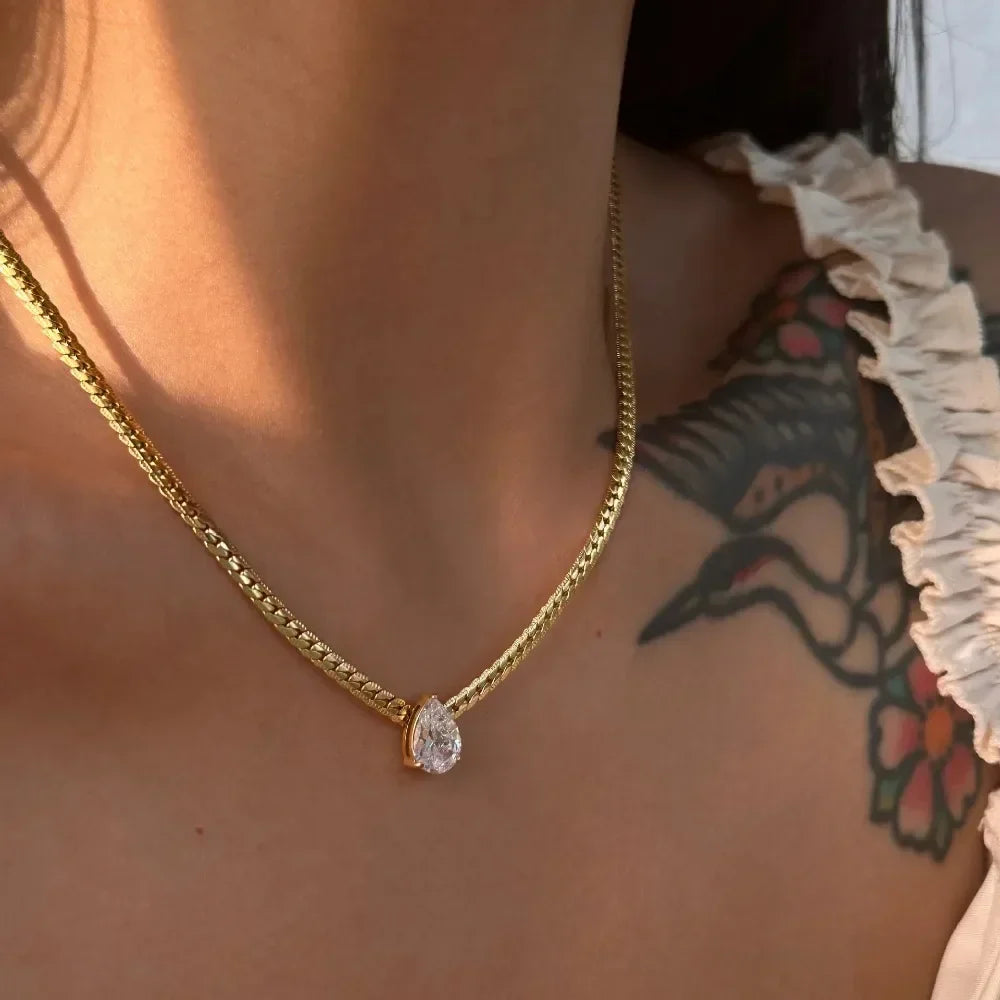 Collar De Cristal En Forma De Gota